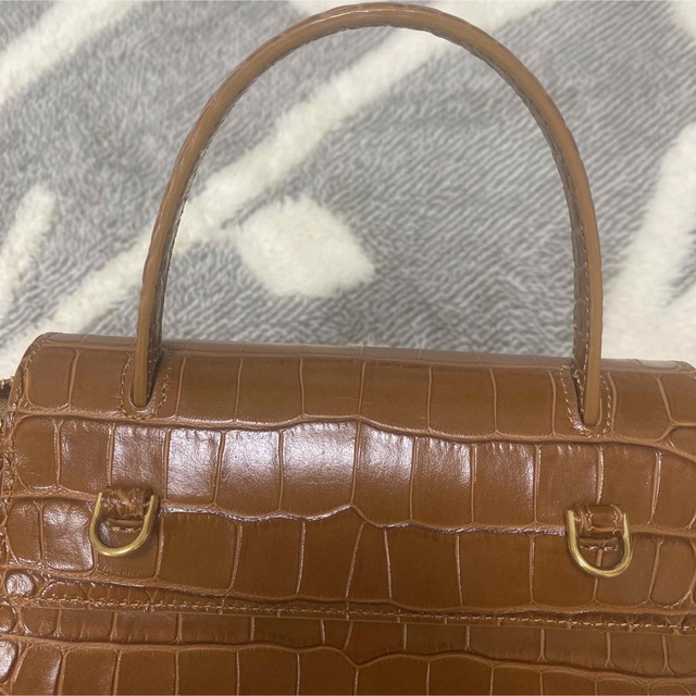 celine(セリーヌ)のセリーヌ　ナノベルトバック　クロコダイル型押し　タン レディースのバッグ(ショルダーバッグ)の商品写真