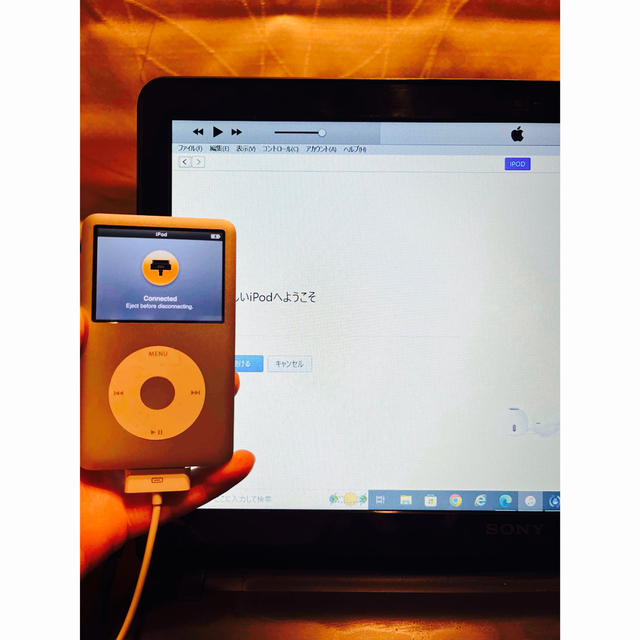 Apple(アップル)の【貴重！】iPod classic 第6世代最終モデル　シルバー160GB スマホ/家電/カメラのオーディオ機器(ポータブルプレーヤー)の商品写真