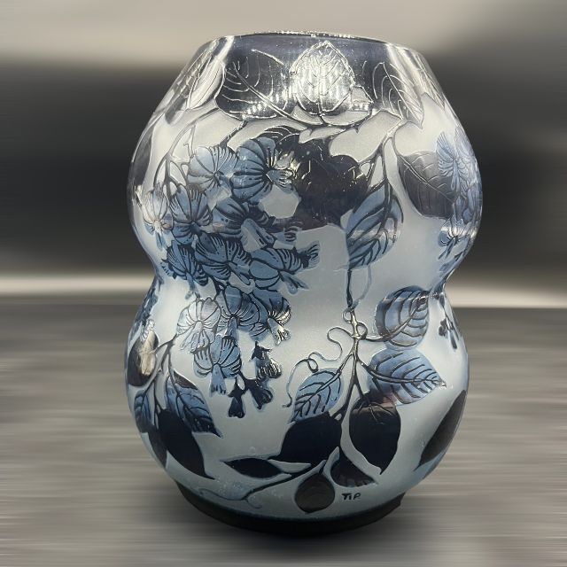 とんちゃん123こちらエミールガレ 大　林檎紋　花器　花瓶　カメオ彫り　被せガラス　高さ20ｃｍ