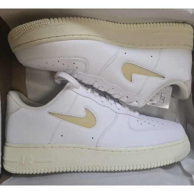 NIKE AIR FORCE1’07 LX 27.0のサムネイル