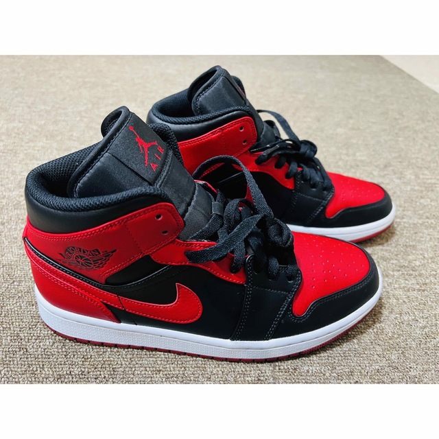Jordan Brand（NIKE）(ジョーダン)のNike Air Jordan1 Mid Black Red ミッドブレッド メンズの靴/シューズ(スニーカー)の商品写真