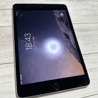 アイパッド(iPad)のiPad mini4 スペースグレー　128g(タブレット)