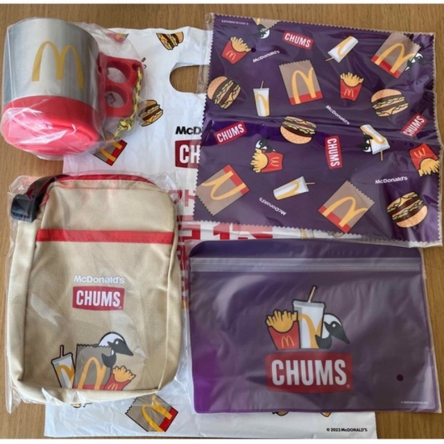 CHUMS(チャムス)のコーヒー券付きマクドナルド福袋 CHUMS  エンタメ/ホビーのコレクション(ノベルティグッズ)の商品写真