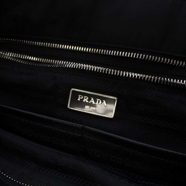 プラダ 22年製 Re-Nylon ベビーバッグ トートバッグ ハンドバッグ