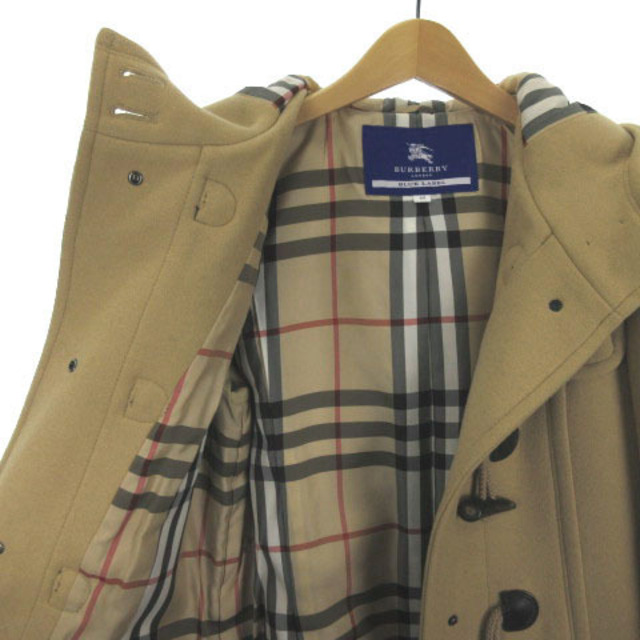 BURBERRY BLUE LABEL(バーバリーブルーレーベル)のバーバリーブルーレーベル ダッフルコート 裏地ノバチェック 40 ベージュ レディースのジャケット/アウター(ダッフルコート)の商品写真