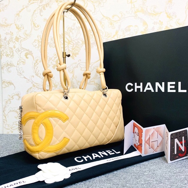 シャネル　CHANEL バック　トート　白　カンボンライン　ブランド　ココ