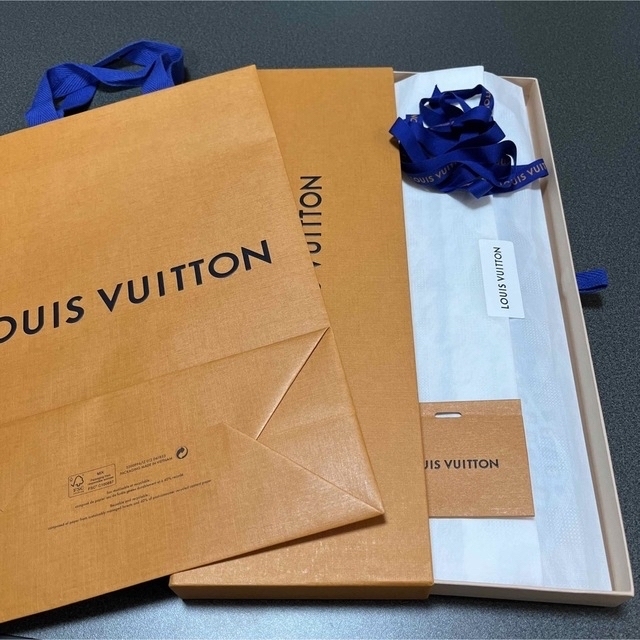 LOUIS VUITTON(ルイヴィトン)の新品未使用ルイヴィトンネクタイ2本セット付属品なし メンズのファッション小物(ネクタイ)の商品写真