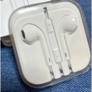 アイフォーン(iPhone)の【らん様　専用】iPhone イヤホン　付属品（旧）(ヘッドフォン/イヤフォン)