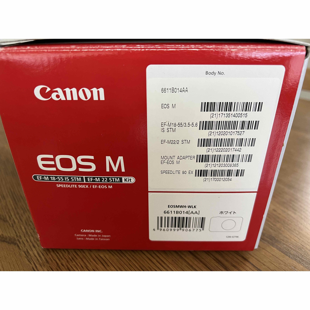 限定品
 【値下】Canon Wレンズキット - EOS M WH有Wi-Fi対応 Wレンズキット WH KISS カメラ 8