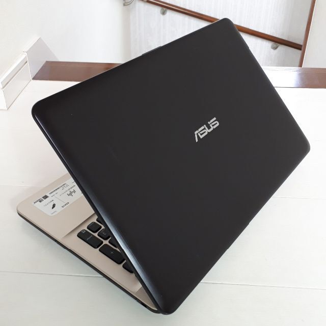 ASUS(エイスース)の美品！ゴールド✨HDD大容量1TB✨設定済・ASUSノートパソコン✨カメラ✨52 スマホ/家電/カメラのPC/タブレット(ノートPC)の商品写真