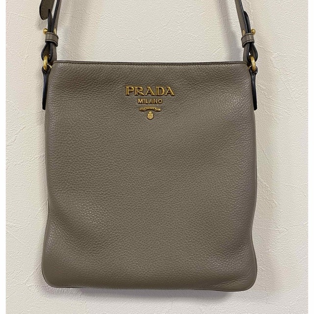 PRADA(プラダ)のプラダ　ショルダーバッグ　トープ レディースのバッグ(ショルダーバッグ)の商品写真