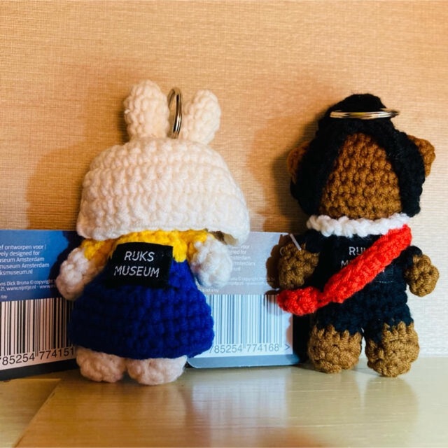 miffy(ミッフィー)のミッフィーあみぐるみ【オランダジャストダッチ】フェルメールミルクメイドキーリング ハンドメイドのぬいぐるみ/人形(あみぐるみ)の商品写真