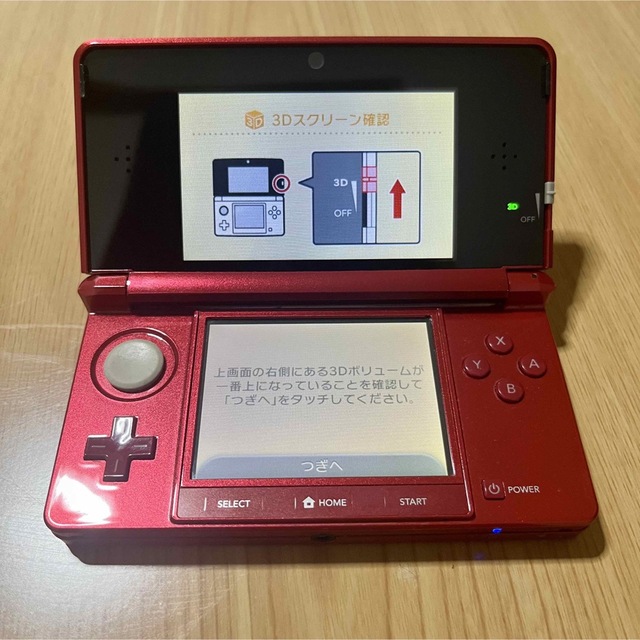 ニンテンドー3DS(ニンテンドー3DS)の3DS レッド 本体 エンタメ/ホビーのゲームソフト/ゲーム機本体(携帯用ゲーム機本体)の商品写真