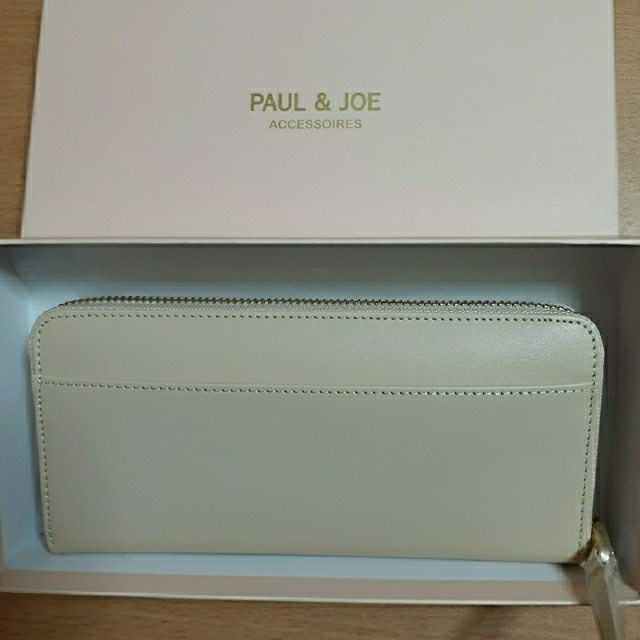 PAUL & JOE(ポールアンドジョー)のポール&ジョー本革長財布 PAUL&JOEテディベアラウンドファスナー長財布 レディースのファッション小物(財布)の商品写真