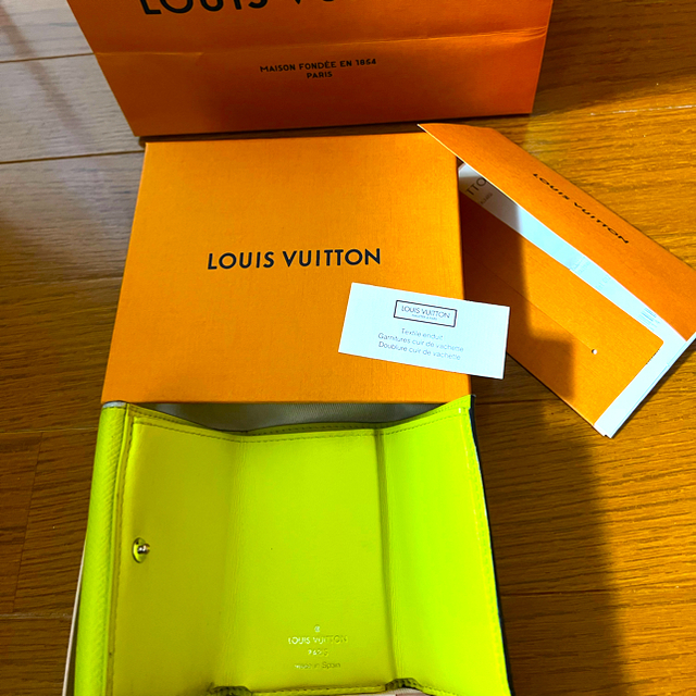 LOUIS VUITTON コンパクトウォレット  イエロー 1