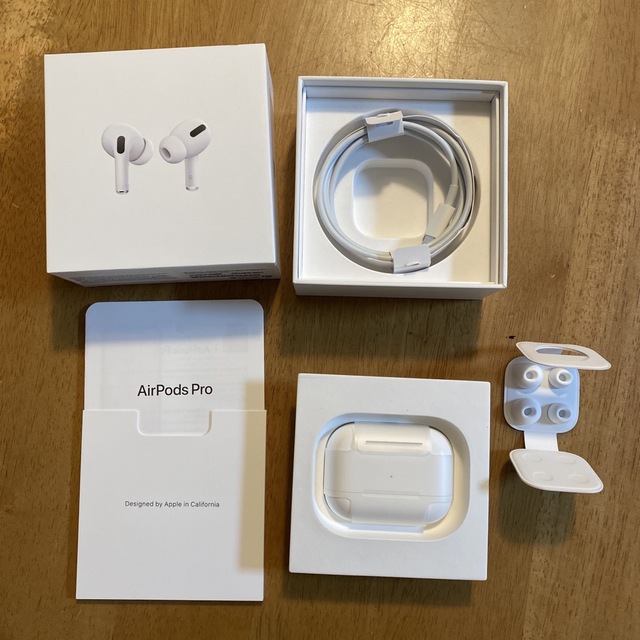 Apple(アップル)のアップル AirPods Pro MLWK3J/Aイヤホンなし スマホ/家電/カメラのオーディオ機器(その他)の商品写真