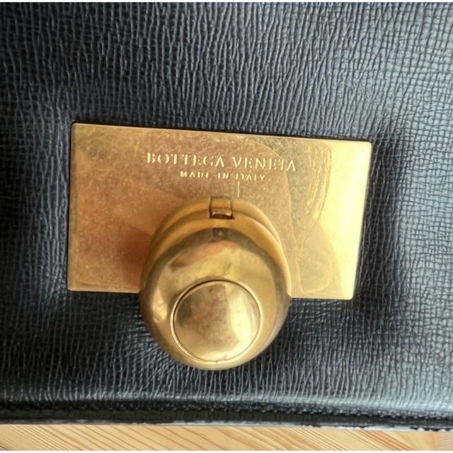 Bottega Veneta(ボッテガヴェネタ)の【完売品】BOTTEGA VENETA ボッテガ ヴェネタ ショルダーバック レディースのバッグ(ショルダーバッグ)の商品写真