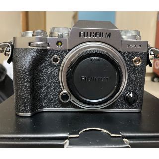 フジフイルム(富士フイルム)の美品 fujifilm X-T4 SILVER  ※おまけ付(ミラーレス一眼)