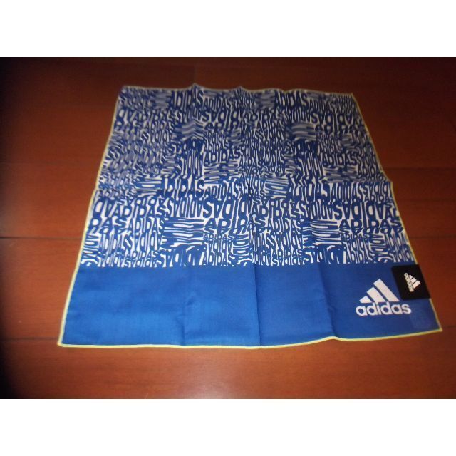 adidas(アディダス)の新品　ADIDAS　ハンカチ　ブルー　入園　入学　新学期 インテリア/住まい/日用品の日用品/生活雑貨/旅行(日用品/生活雑貨)の商品写真