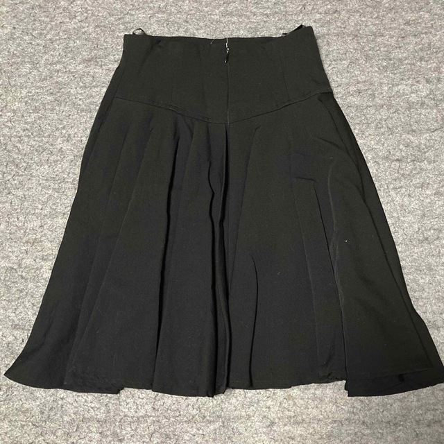 ANGELO TARLAZZY ブラックスカート レディースのスカート(ひざ丈スカート)の商品写真