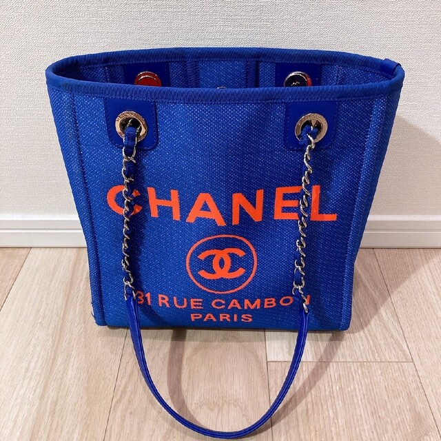 CHANEL(シャネル)の【TAIGAさん専用】ドーヴィル トートバッグS レディースのバッグ(トートバッグ)の商品写真