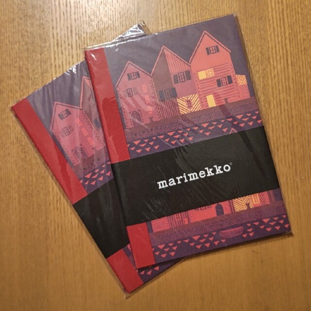 marimekko(マリメッコ)のマリメッコ ノベルティノート 2冊セット marimekko インテリア/住まい/日用品の文房具(ノート/メモ帳/ふせん)の商品写真