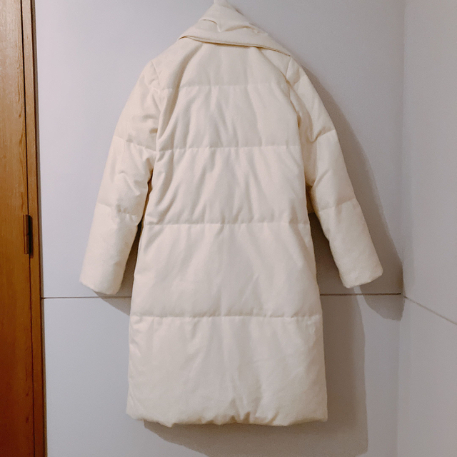 LE CIEL BLEU(ルシェルブルー)のルシェルブルー  ダウンコート　ホワイト レディースのジャケット/アウター(ダウンコート)の商品写真
