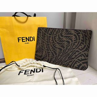 フェンディ(FENDI)の21SS FENDIフェンディ FF Vertigoレザークラッチバッグ ポーチ(セカンドバッグ/クラッチバッグ)