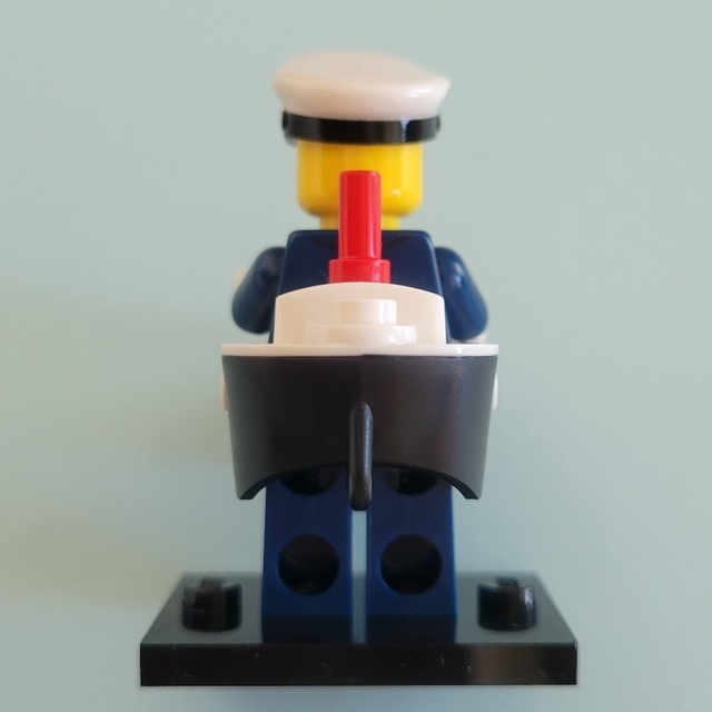 Lego(レゴ)の【新品未使用】レゴ　ミニフィグ　23 フェリー船長 エンタメ/ホビーのおもちゃ/ぬいぐるみ(模型/プラモデル)の商品写真