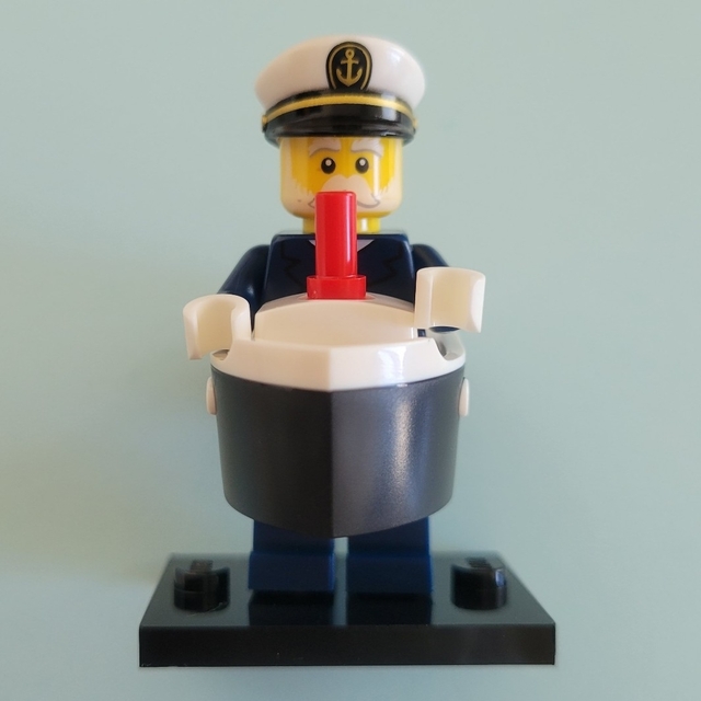 Lego(レゴ)の【新品未使用】レゴ　ミニフィグ　23 フェリー船長 エンタメ/ホビーのおもちゃ/ぬいぐるみ(模型/プラモデル)の商品写真