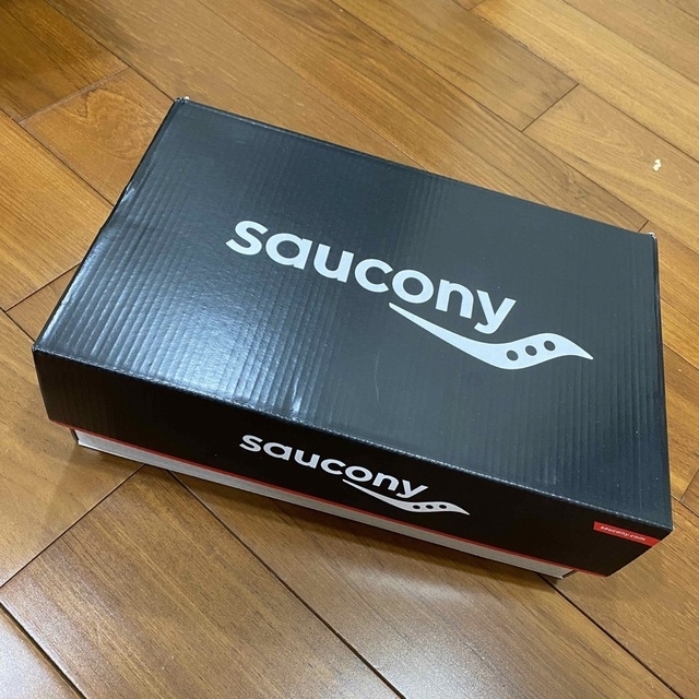 SAUCONY(サッカニー)の新品　saucony スニーカー　27.5 メンズの靴/シューズ(スニーカー)の商品写真