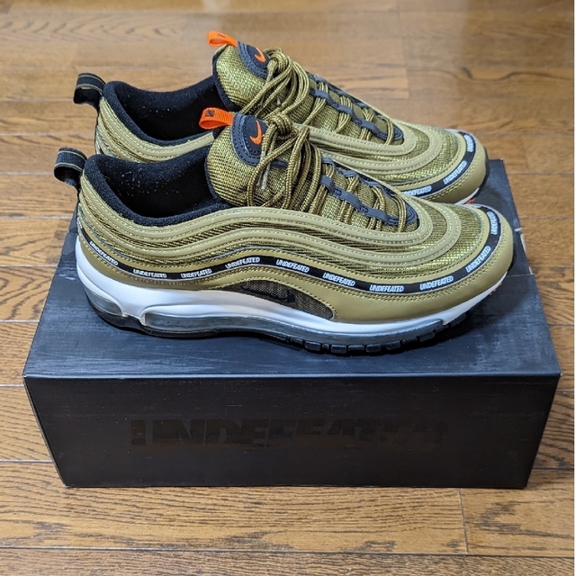 UNDEFEATED(アンディフィーテッド)のNIKE AIR MAX 97 × UNDEFEATED OLIVE 27cm メンズの靴/シューズ(スニーカー)の商品写真