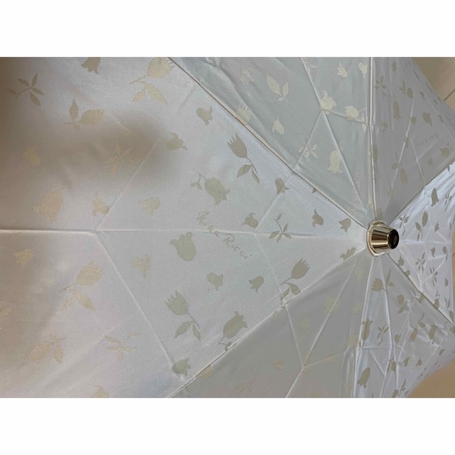 NINA RICCI(ニナリッチ)の新品未使用　ニナリッチ　日傘兼雨傘　ベージュゴールド レディースのファッション小物(傘)の商品写真