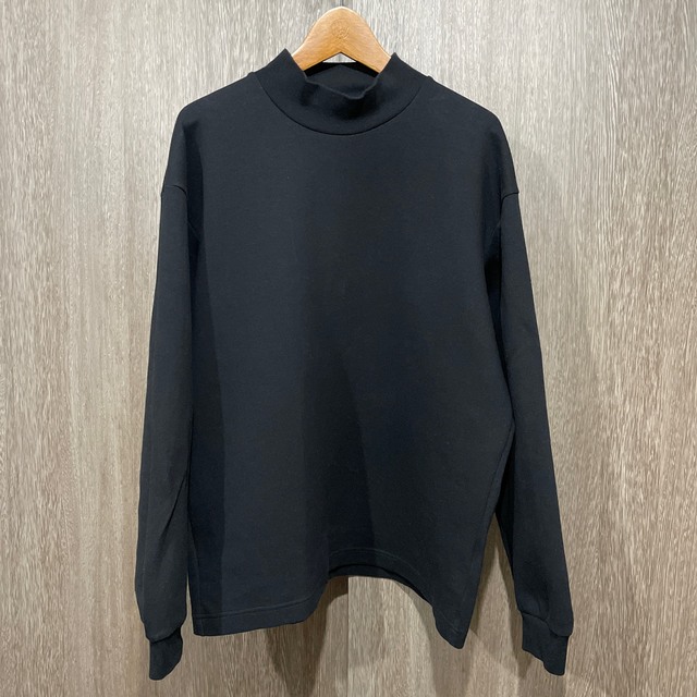 UNIQLO(ユニクロ)の美品Lサイズ UNIQLO U モックネックプルオーバー ユニクロ ブラック 黒 メンズのトップス(Tシャツ/カットソー(七分/長袖))の商品写真