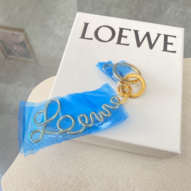 【新品】LOEWE ロエベ シグネチャー キーホルダー ゴールド キーチャーム