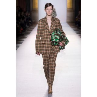 DRIES VAN NOTEN(テーラードジャケット)のフリマアイテム一覧 DRIES VAN NOTEN(テーラードジャケット)のフリマアイテム一覧