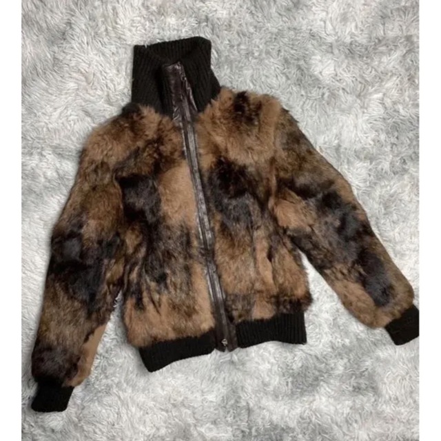 DKNY(ダナキャランニューヨーク)のDKNY ラビットファー ハイネックブルゾン ジャケット ブラウン レディースのジャケット/アウター(毛皮/ファーコート)の商品写真