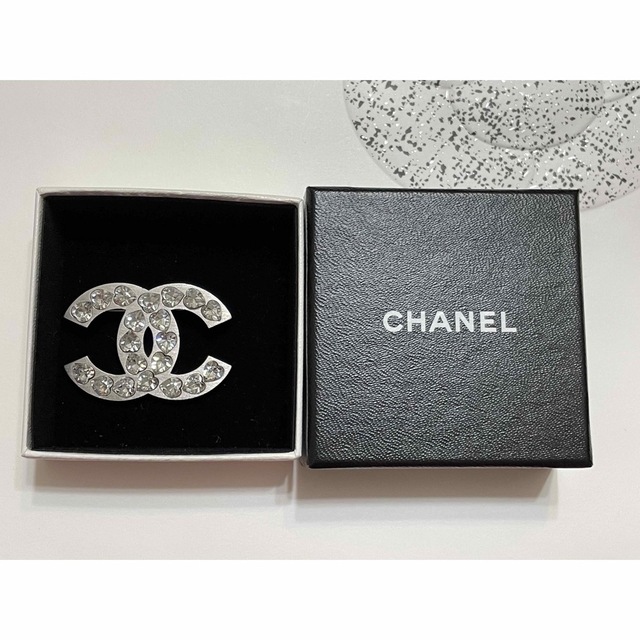 CHANEL(シャネル)のヴィンテージ　CHANEL シャネル　ハート　ストーン　ブローチ　ココマーク　銀 レディースのアクセサリー(ブローチ/コサージュ)の商品写真