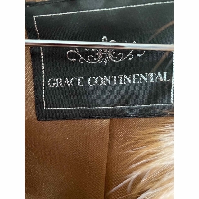 GRACE CONTINENTAL(グレースコンチネンタル)のGRACE CONTINENTALグレース コンチネンタルフォックスファーベスト レディースのジャケット/アウター(毛皮/ファーコート)の商品写真