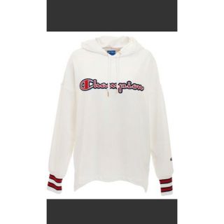 チャンピオン(Champion)のチャンピオン　レディース　パーカー　新品未使用　Mサイズ(パーカー)