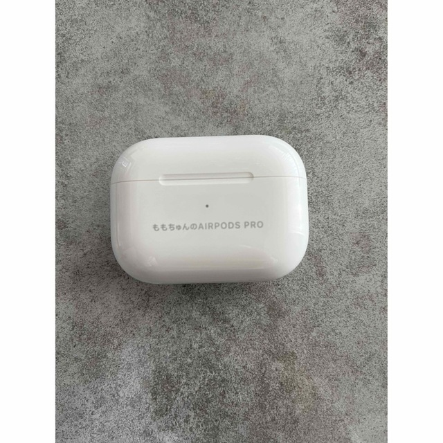 Apple(アップル)のApple AirPods Pro (第1世代) 刻印入り スマホ/家電/カメラのオーディオ機器(ヘッドフォン/イヤフォン)の商品写真