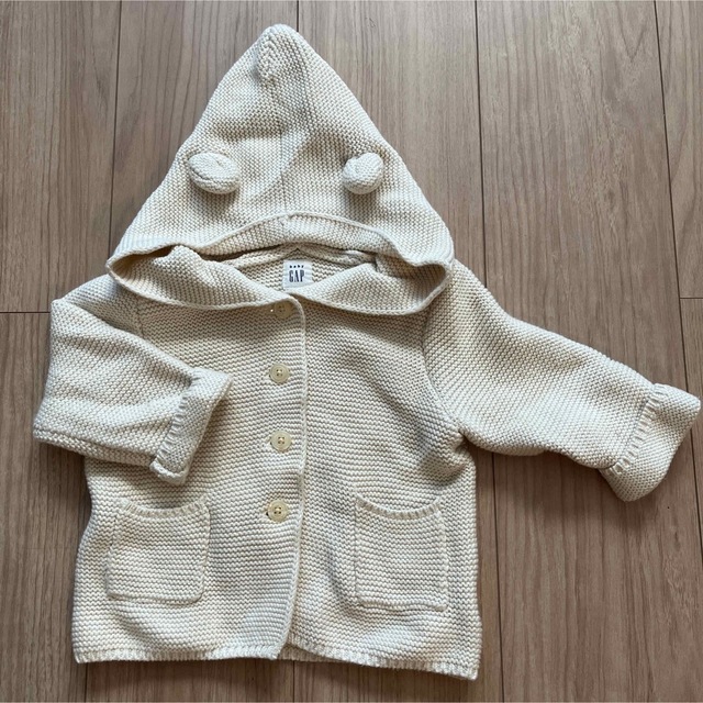 babyGAP(ベビーギャップ)のbaby GAP  くま耳ニットカーディガン(80センチ ) キッズ/ベビー/マタニティのベビー服(~85cm)(カーディガン/ボレロ)の商品写真