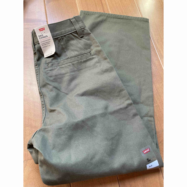 Levi's(リーバイス)のLevies Dad Chino カーキ　24inch レディースのパンツ(チノパン)の商品写真