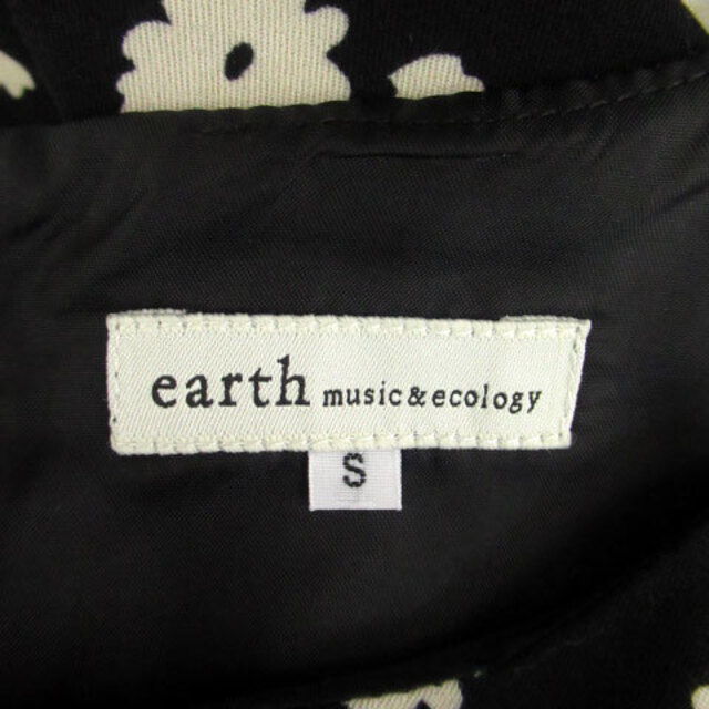 earth music & ecology(アースミュージックアンドエコロジー)のアースミュージック&エコロジー ワンピース ミニ丈 花柄 S 黒 オフホワイト レディースのワンピース(ミニワンピース)の商品写真