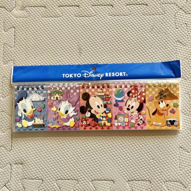 Disney(ディズニー)のディズニー　メモ帳5冊セット　ディズニーランド　ディズニーシー インテリア/住まい/日用品の文房具(ノート/メモ帳/ふせん)の商品写真