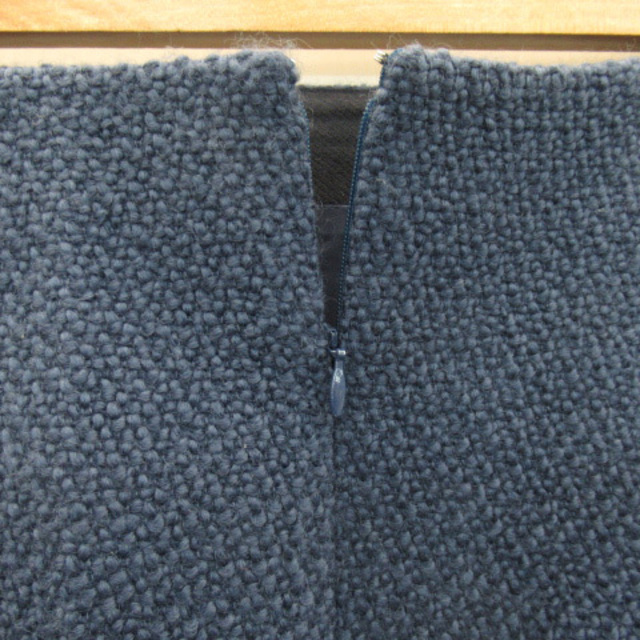 DES PRES(デプレ)のデプレ トゥモローランド フレアスカート ミモレ丈 無地 ウール 34 紺 レディースのスカート(ひざ丈スカート)の商品写真