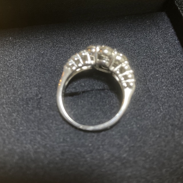 Tomy様専用‼️天然ダイヤモンド3ctゴージャスリング新品仕上げ送料無料 レディースのアクセサリー(リング(指輪))の商品写真
