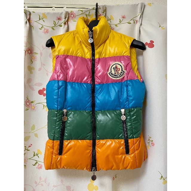 MONCLER(モンクレール)の☆おたちび様専用☆ レディースのジャケット/アウター(ダウンベスト)の商品写真