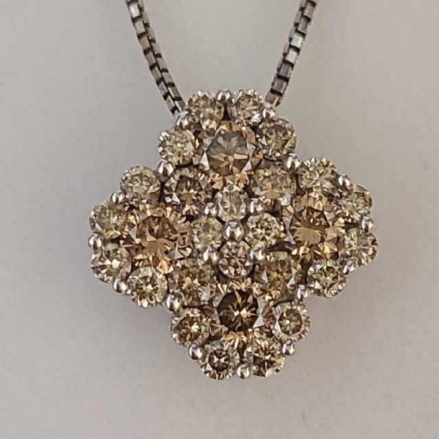 K18WG 天然無処理ダイヤモンド 計0.72ct レディースのアクセサリー(ネックレス)の商品写真