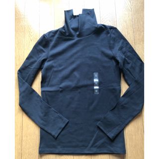 ユニクロ(UNIQLO)の新品　タグ付き　ユニクロ　ブラック　サイズM タートルネックTプレミアムコットン(Tシャツ(長袖/七分))